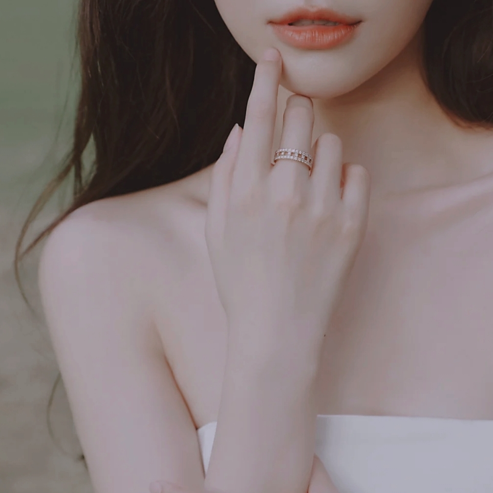 梁薇
