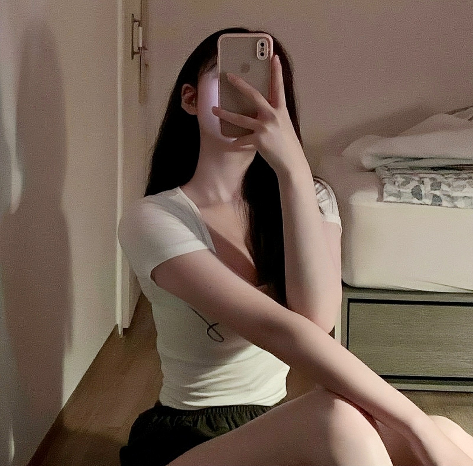 何磊