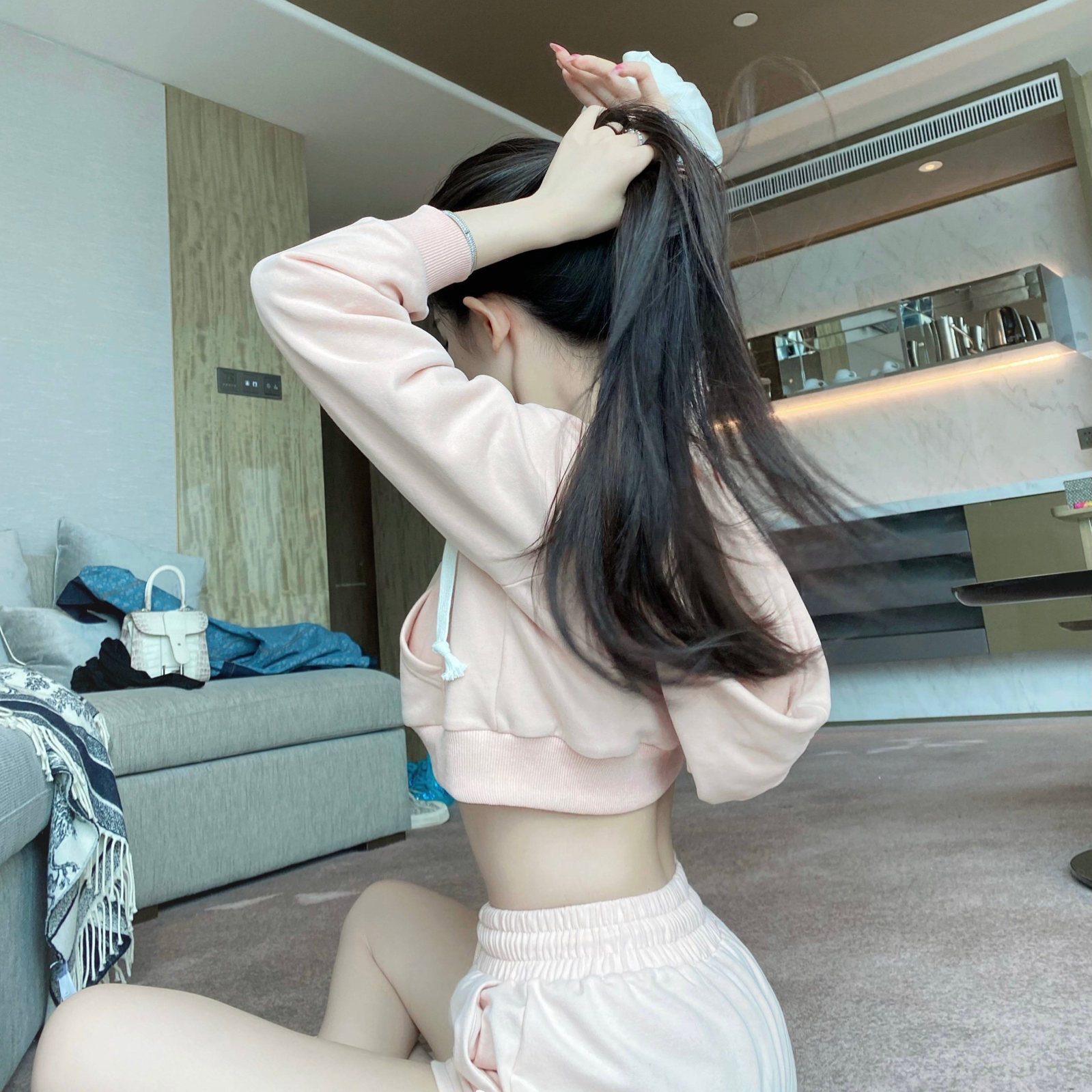 余芳