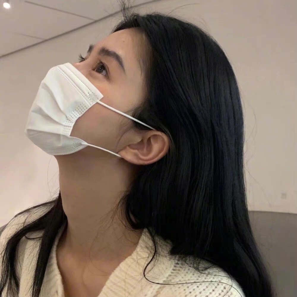 黄秀英颖