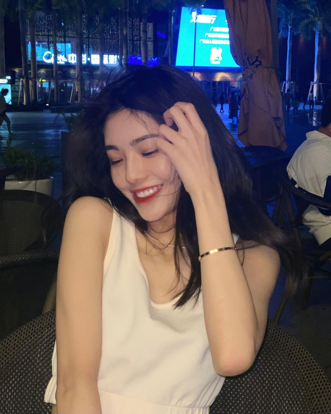 张莉